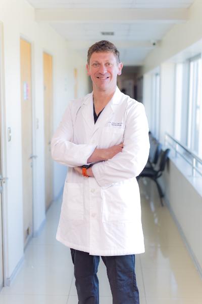 Dr. Javier Larraín